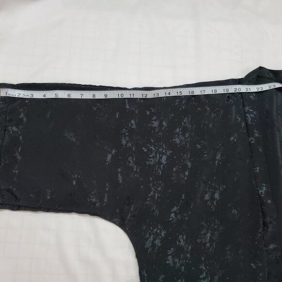 Delicates Vintage ‘90s Women’s Short Black Robe, 100% Polyester, One Size - Picture 13 of 14